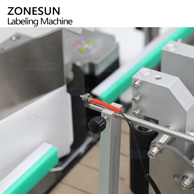 Etichettatrice Automatica ZS-T - Wine Beer Combination recensione e prezzo